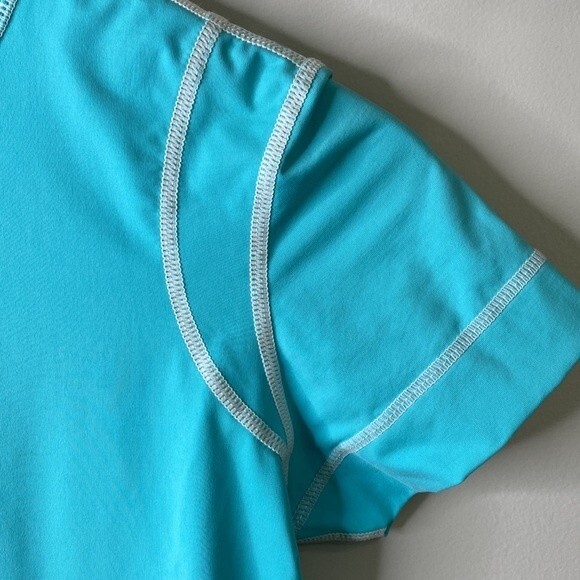 Athleta Summer Shade Rash Guard Top Aqua Blue Short Sleeves Water Sports Beach - Picture 3 of 16